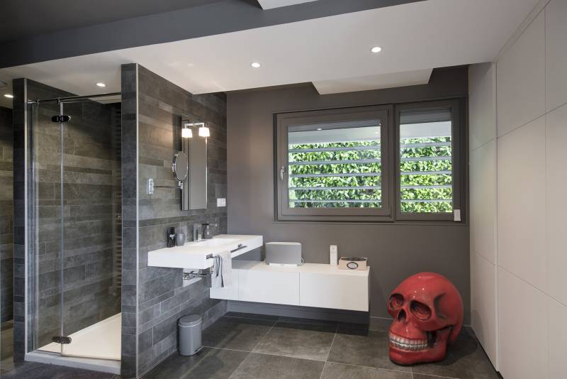 Détails design pour salle de bain chic en Rhône Alpes