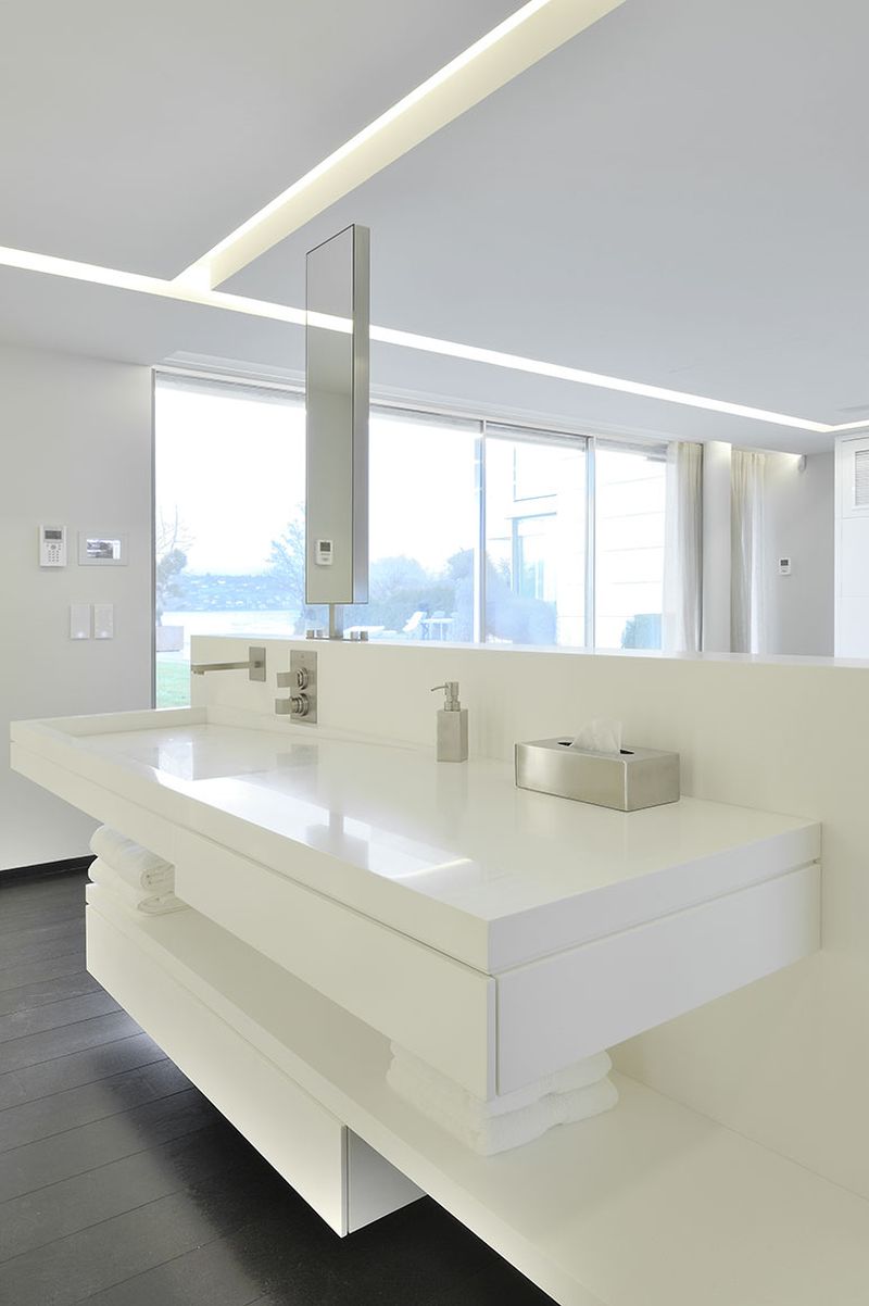 Salle de bain ouverte sur chambre en Suisse
